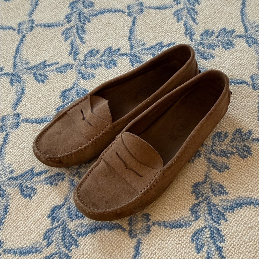 Tod's Elegant Beige Suede Loafers